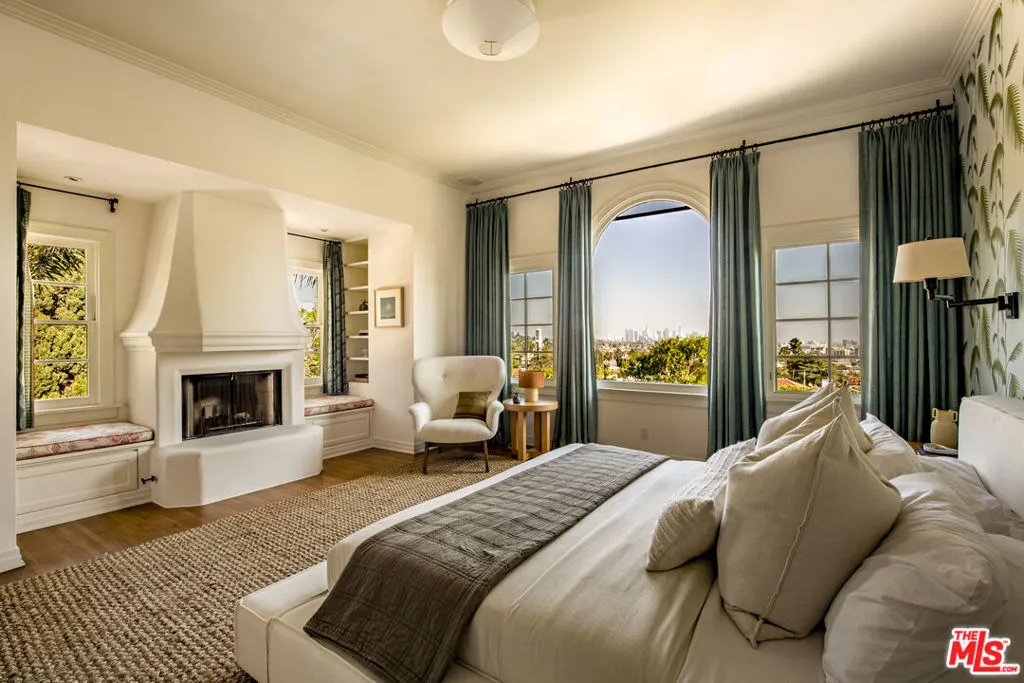 2250 N Berendo Street, Los Angeles, California 90027 home-pic-27